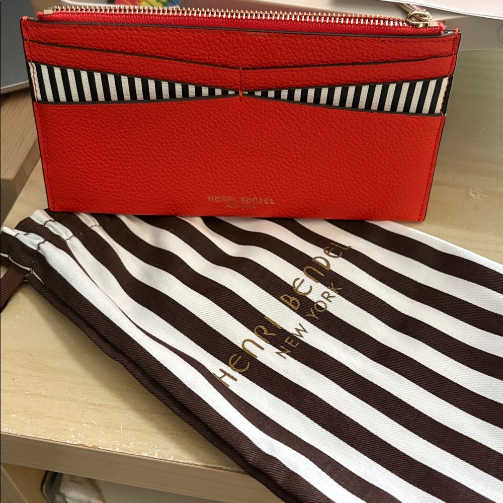 Henri Bendel banklet wallet - Picture 7 of 8